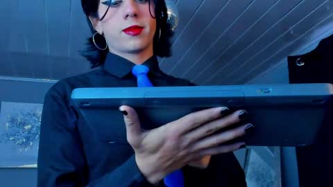  Vicky  online show from 30, 4, 2026