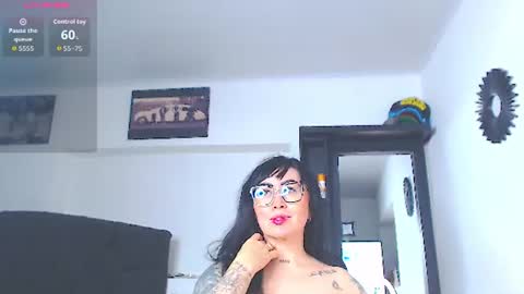 Snapshot of vicky_hotmilf chatting on 14, 6, 2026 Vicky online show from 14, 6, 2026
