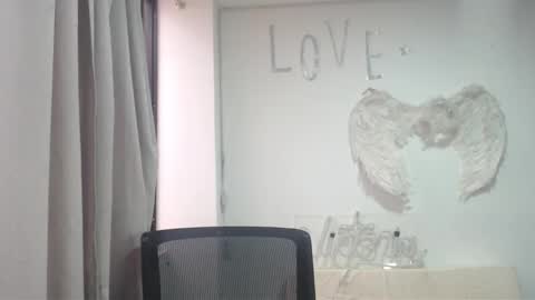 Hi guys   Im victoria  Be the one who can control me in PVT online show from 18, 9, 2025