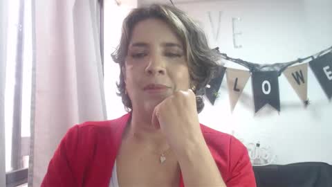 Hi guys   Im victoria  Be the one who can control me in PVT online show from 19, 10, 2025