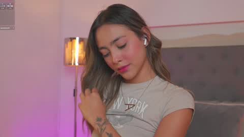 Snapshot of victoria__rossi chatting on 30, 1, 2025 online show from 30, 1, 2025