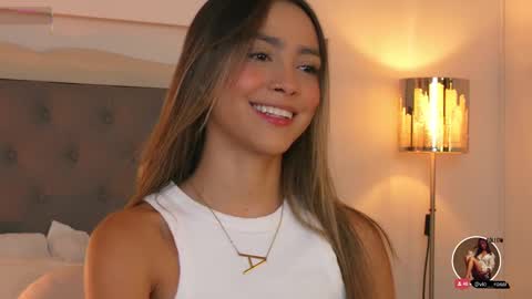 Snapshot of victoria__rossi chatting on 4, 3, 2025 online show from 4, 3, 2025