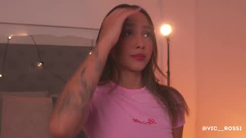 Snapshot of victoria__rossi chatting on 4, 10, 2025 online show from 4, 10, 2025