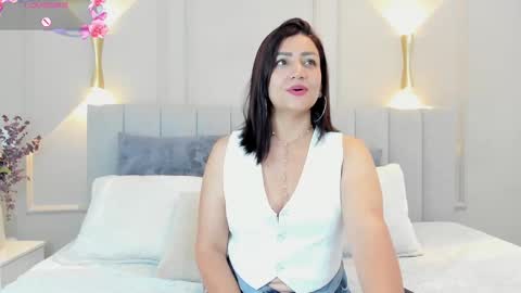 victoria  online show from 8, 10, 2025