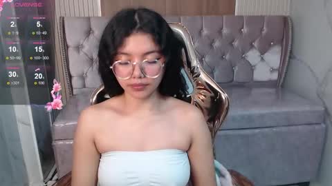 victoria_castillo_b online show from 21, 11, 2025