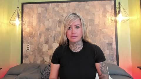 Im Victoria Divine online show from 21, 5, 2026