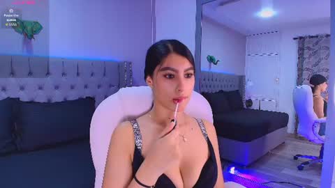 Snapshot of victoria_ellington chatting on 10, 6, 2026 online show from 10, 6, 2026