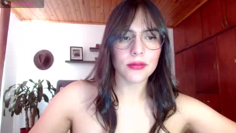 VICTORIA MARTELO online show from 8, 5, 2026