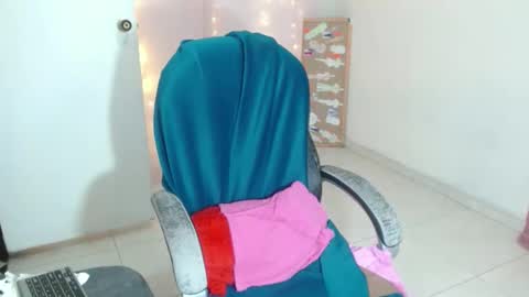 VICKY online show from 6, 12, 2024