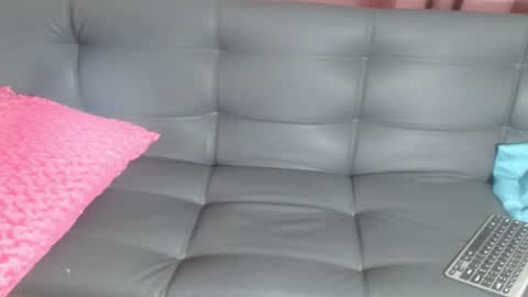 VICKY online show from 2, 2, 2025