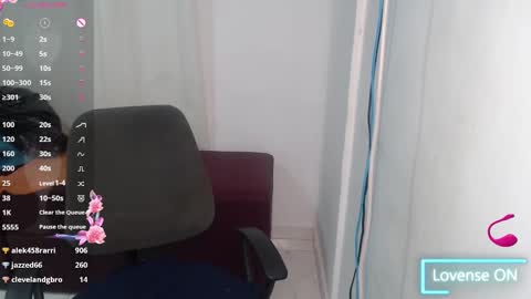 Snapshot of victoria_milf06 chatting on 24, 2, 2025 victoria online show from 24, 2, 2025