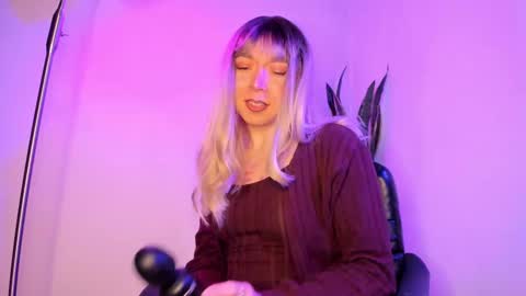 D A N I online show from 15, 10, 2025