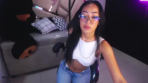 Victoria  online show from 25, 2, 2025