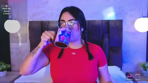 Victoria Andrade online show from 17, 5, 2026