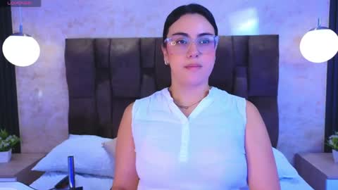 Victoria Andrade online show from 27, 5, 2026