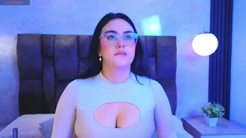 Victoria Andrade online show from 1, 7, 2026