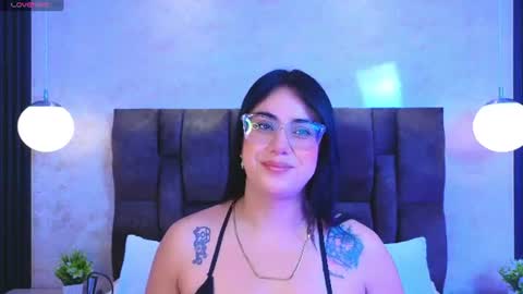 Victoria Andrade online show from 8, 7, 2026