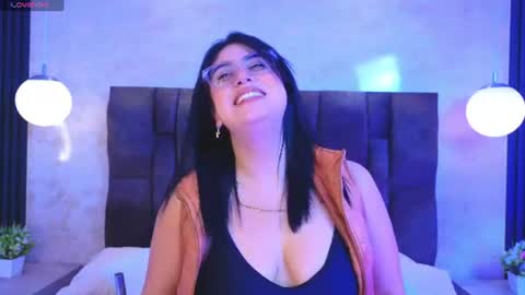 Victoria Andrade online show from 10, 7, 2026