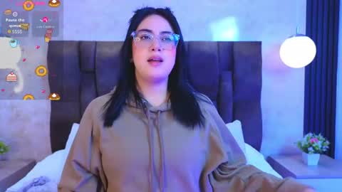 Victoria Andrade online show from 12, 7, 2026