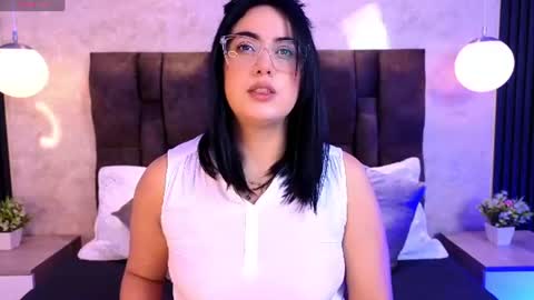 Victoria Andrade online show from 27, 7, 2026