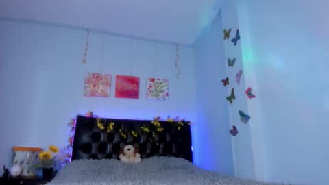 Victoria Larson - Independient Model online show from 10, 10, 2025