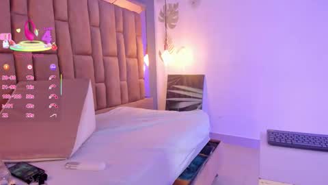 Victoria  online show from 30, 10, 2025