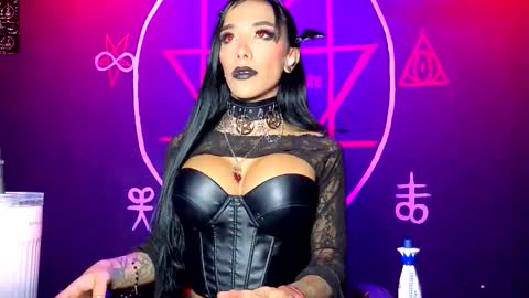 Victoria Vampire online show from 5, 10, 2025