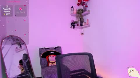   Annie  vic  online show from 17, 10, 2025