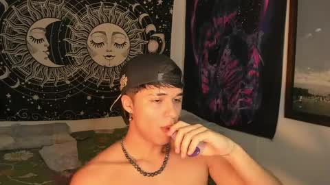 Snapshot of victorino_jhonson chatting on 10, 1, 2025 Victorino Jhonson online show from 10, 1, 2025