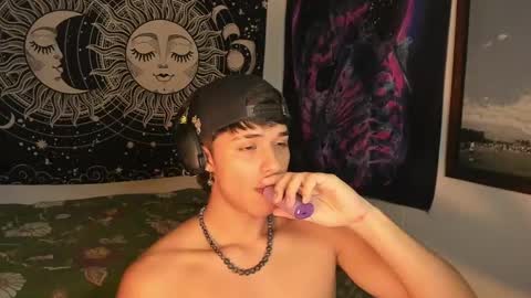 Snapshot of victorino_jhonson chatting on 11, 1, 2025 Victorino Jhonson online show from 11, 1, 2025