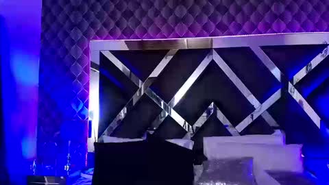 victtoria lee online show from 8, 9, 2025