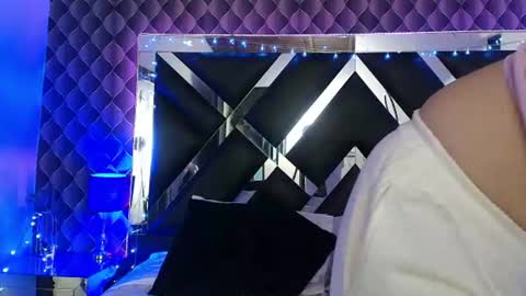 victtoria lee online show from 4, 8, 2026