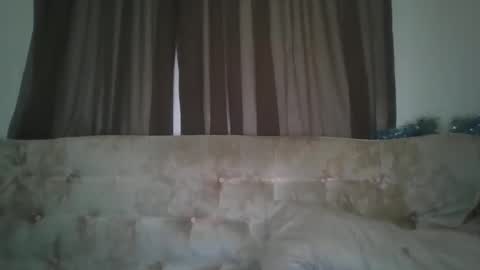 Snapshot of vids1977 chatting on 25, 10, 2025 vids1977 online show from 25, 10, 2025