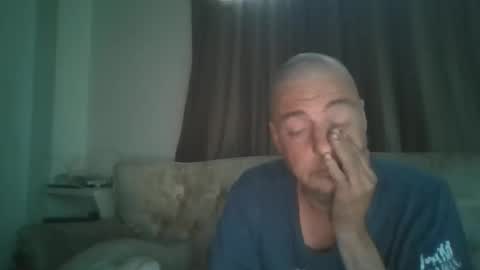 Snapshot of vids1977 chatting on 26, 10, 2025 vids1977 online show from 26, 10, 2025