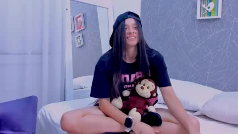 Snapshot of viictoriiasaenz chatting on 19, 1, 2026 viictoriiasaenz online show from 19, 1, 2026