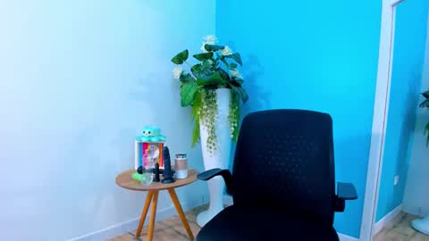 Snapshot of viictoriiasaenz chatting on 4, 3, 2026 viictoriiasaenz online show from 4, 3, 2026