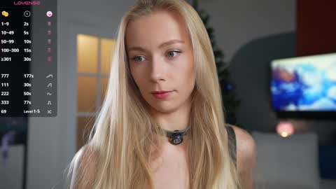vika54784 online show from 4, 1, 2025