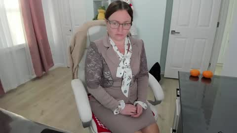 Snapshot of vika7333 chatting on 27, 12, 2024 Ukrainian-woman online show from 27, 12, 2024