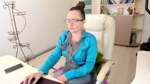 Snapshot of vika7333 chatting on 13, 11, 2025 Ukrainian-woman online show from 13, 11, 2025