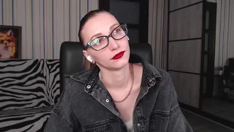 Snapshot of vikaericka chatting on 7, 3, 2025 Vika online show from 7, 3, 2025