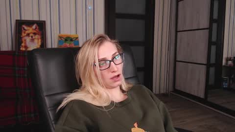 Snapshot of vikaericka chatting on 16, 10, 2025 Vika online show from 16, 10, 2025