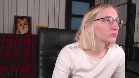 Snapshot of vikaericka chatting on 23, 3, 2026 Vika online show from 23, 3, 2026