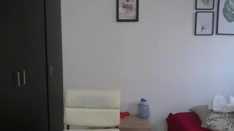 Snapshot of viki_mom chatting on 13, 1, 2025 Viki Mom online show from 13, 1, 2025