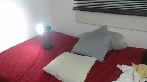 Snapshot of viki_mom chatting on 21, 1, 2025 Viki Mom online show from 21, 1, 2025