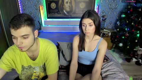 Snapshot of vikki_and_george chatting on 12, 1, 2025 vikki and george online show from 12, 1, 2025