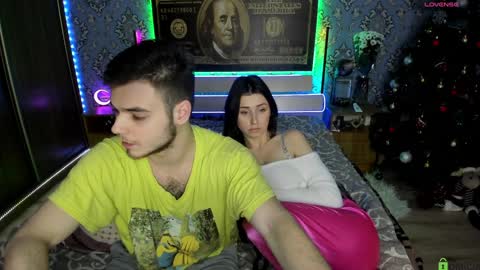 Snapshot of vikki_and_george chatting on 20, 1, 2025 vikki and george online show from 20, 1, 2025