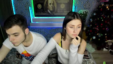 Snapshot of vikki_and_george chatting on 23, 1, 2025 vikki and george online show from 23, 1, 2025