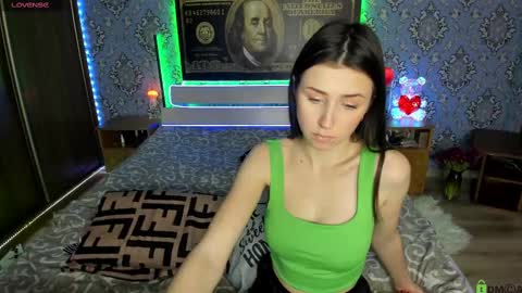 Snapshot of vikki_and_george chatting on 17, 2, 2025 vikki and george online show from 17, 2, 2025