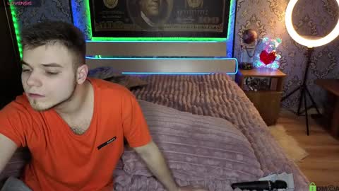 Snapshot of vikki_and_george chatting on 12, 3, 2025 vikki and george online show from 12, 3, 2025