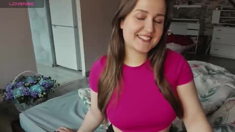 Snapshot of vikki_snake chatting on 30, 10, 2025 VikkiSnake online show from 30, 10, 2025